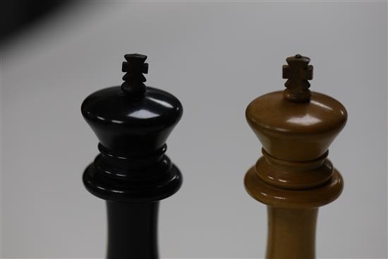 A Jaques & Son ebony and boxwood club sized Staunton pattern chess set, kings 4.5in.